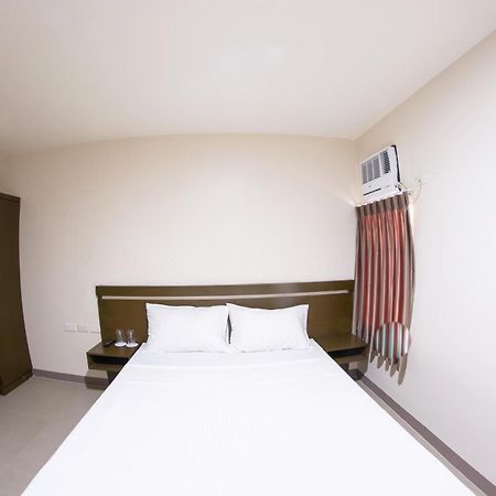 Emerald Suites Cdo คากายันเดโอโร ห้อง รูปภาพ