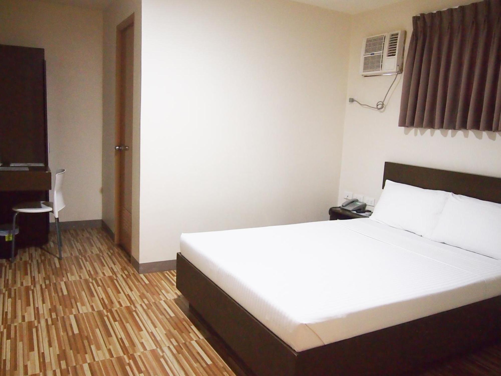 Emerald Suites Cdo คากายันเดโอโร ภายนอก รูปภาพ