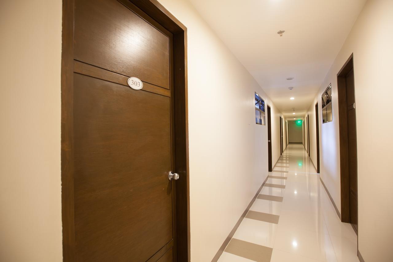 Emerald Suites Cdo คากายันเดโอโร ภายนอก รูปภาพ