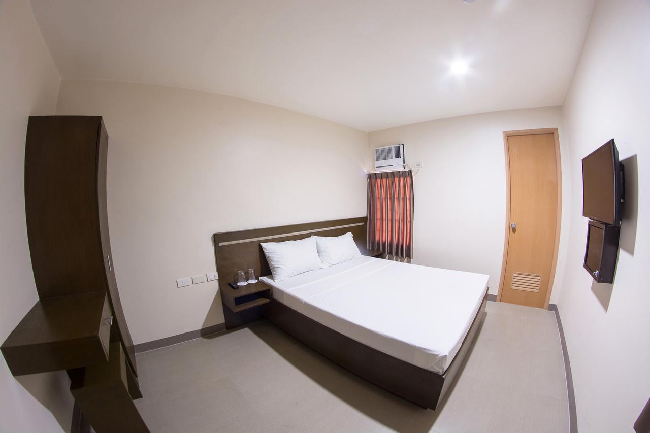 Emerald Suites Cdo คากายันเดโอโร ห้อง รูปภาพ