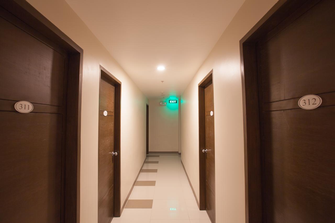 Emerald Suites Cdo คากายันเดโอโร ภายนอก รูปภาพ